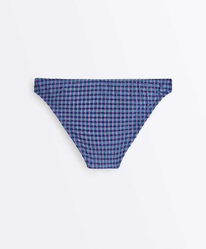 Klasické bikiny s kostkovaným vzorem v kalhotkách Klasické bikiny s kostkovaným vzorem v kalhotkách