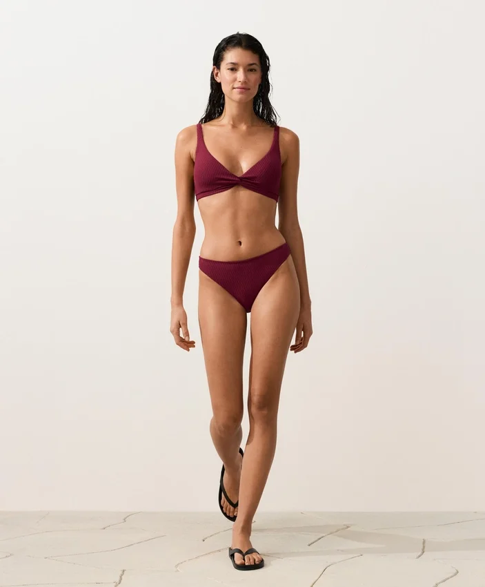 Klasické bikiny s mini kostkovaným žakárovým vzorem v podobě kalhotek Klasické bikiny s mini kostkovaným žakárovým vzorem v podobě kalhotek