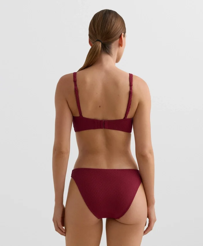 Bikiny s halterovým topem z žakárové látky s mini kostkovaným vzorem Bikiny s halterovým topem z žakárové látky s mini kostkovaným vzorem