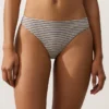 Klasické bikiny s pruhy ve tvaru kalhotek Klasické bikiny s pruhy ve tvaru kalhotek