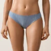 Klasické bikiny s pruhy ve tvaru kalhotek Klasické bikiny s pruhy ve tvaru kalhotek