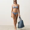 Klasické bikiny s pruhy ve tvaru kalhotek Klasické bikiny s pruhy ve tvaru kalhotek