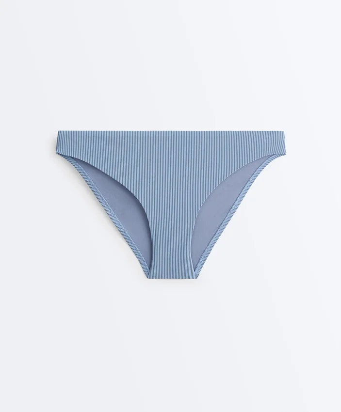 Klasické bikiny s pruhy ve tvaru kalhotek Klasické bikiny s pruhy ve tvaru kalhotek