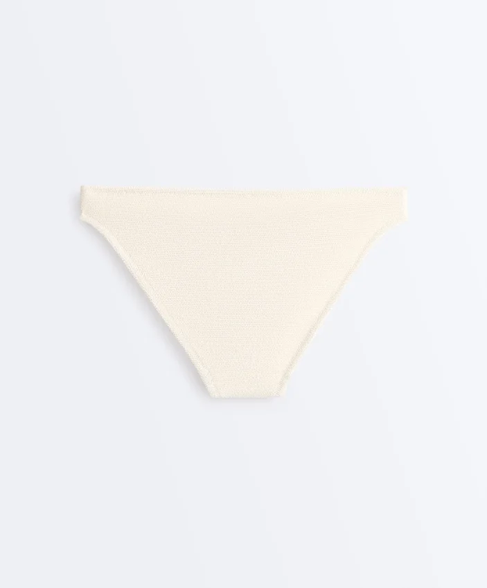 Klasické bikiny s vrásčeným vzorem Klasické bikiny s vrásčeným vzorem