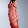 Lehká voděodolná krátká bundička s 80 % péřovou výplní a 20 % Minardi Piume Lehká voděodolná krátká bundička s 80 % péřovou výplní a 20 % Minardi Piume
