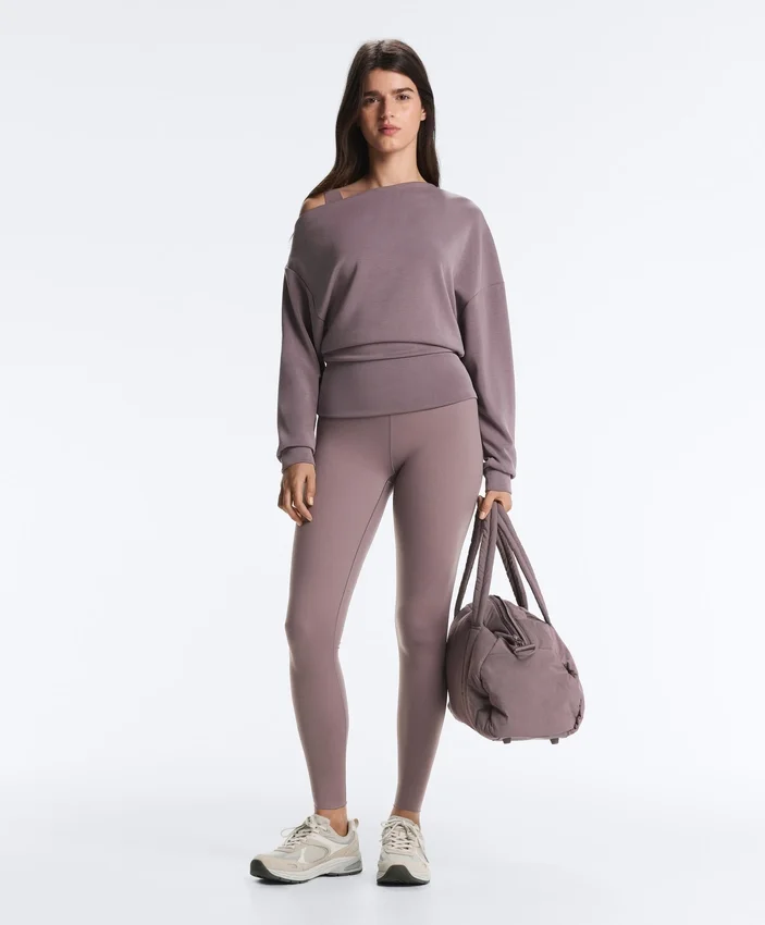 Mikina s asymetrickým výstřihem, nastavitelným pasem a Soft Touch modálem Mikina s asymetrickým výstřihem, nastavitelným pasem a Soft Touch modálem