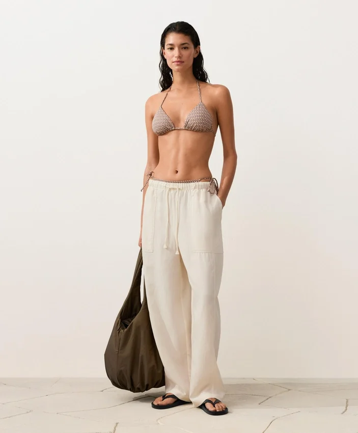 Mini top na Bikiny s trojúhelníkovým střihem a metalickými nitěmi Mini top na Bikiny s trojúhelníkovým střihem a metalickými nitěmi