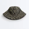 Nepromokavý klobouk s leopardím potiskem 10K Nepromokavý klobouk s leopardím potiskem 10K