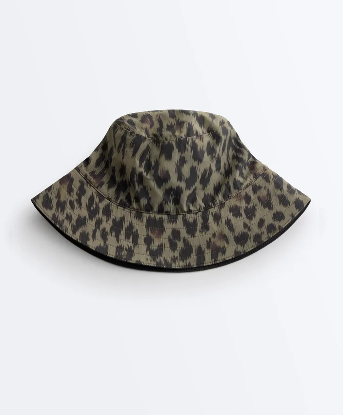 Nepromokavý klobouk s leopardím potiskem 10K Nepromokavý klobouk s leopardím potiskem 10K