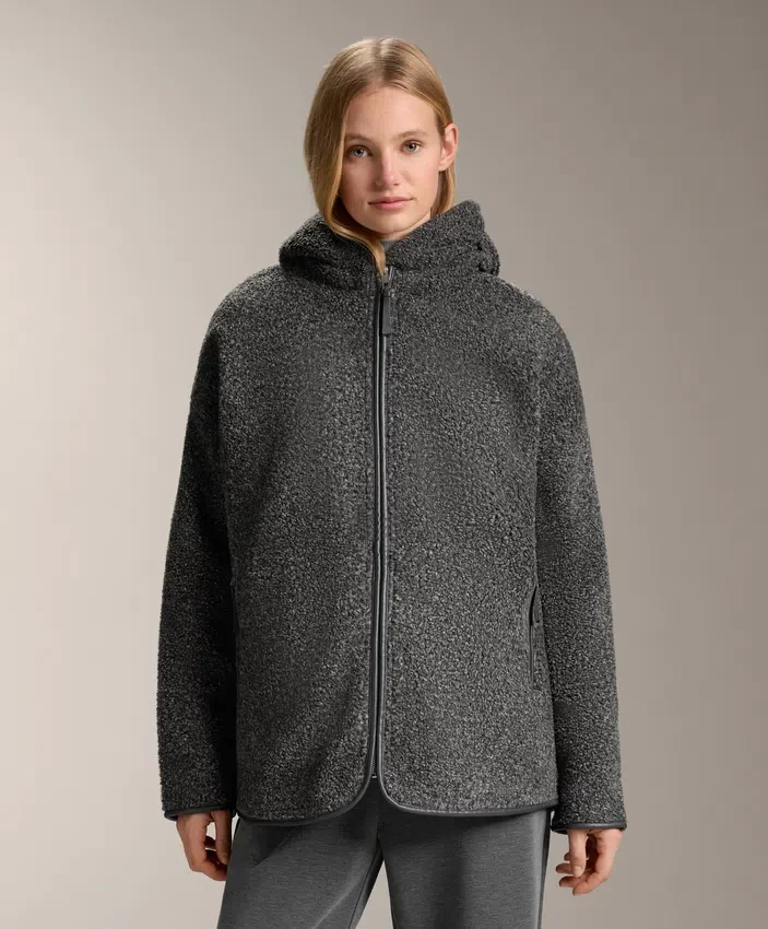 Oversize bundy z umělých kožichů s kapucí podšitou umělou kožešinou Oversize bundy z umělých kožichů s kapucí podšitou umělou kožešinou