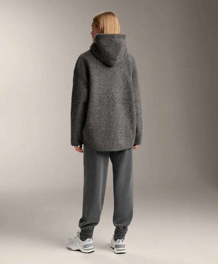 Oversize bundy z umělých kožichů s kapucí podšitou umělou kožešinou Oversize bundy z umělých kožichů s kapucí podšitou umělou kožešinou