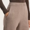 Pletené kalhoty ve stylu tepláků Pletené kalhoty ve stylu tepláků