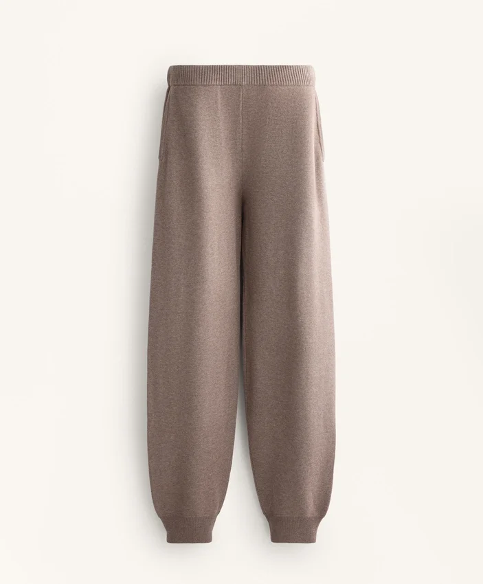 Pletené kalhoty ve stylu tepláků Pletené kalhoty ve stylu tepláků