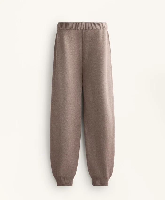 Pletené kalhoty ve stylu tepláků Pletené kalhoty ve stylu tepláků