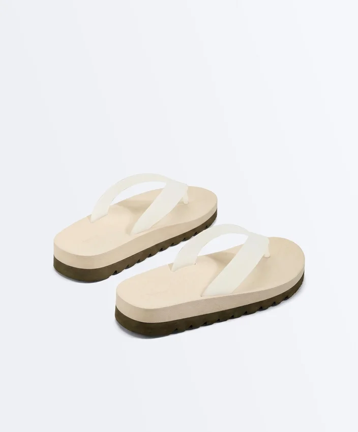 Plážové sandály na platformě Plážové sandály na platformě