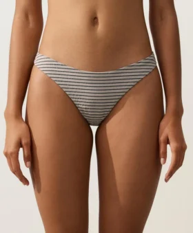 Pruhované bikiny se středním krytím a výstřihem do U