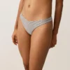 Pruhované bikiny se středním krytím a výstřihem do U Pruhované bikiny se středním krytím a výstřihem do U