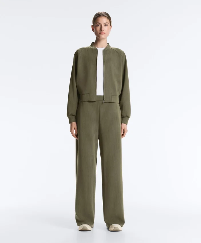 Pruhovaná bomber bundy z Soft Touch modalu Pruhovaná bomber bundy z Soft Touch modalu