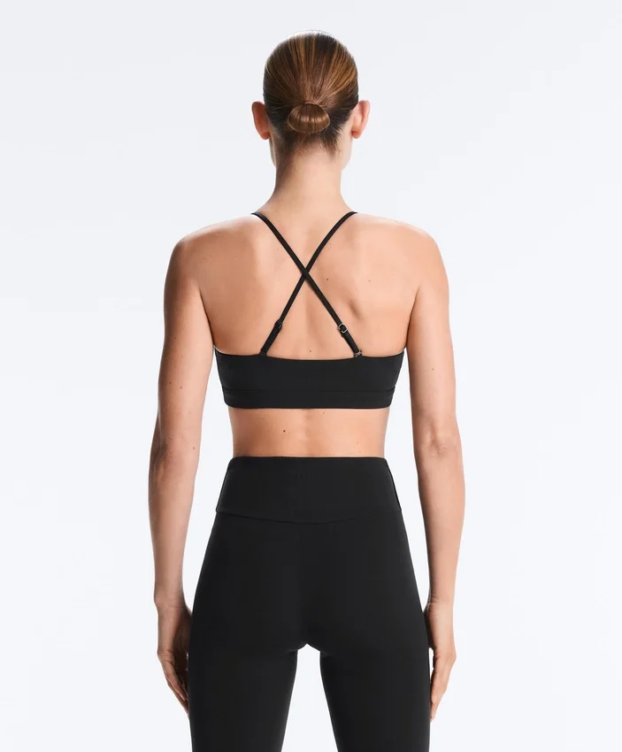 Sportovní podprsenka Comfortlux s lehkou oporou a kříženými ramínky Sportovní podprsenka Comfortlux s lehkou oporou a kříženými ramínky
