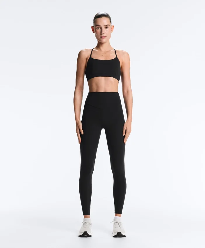 Sportovní podprsenka Comfortlux s lehkou oporou a kříženými ramínky Sportovní podprsenka Comfortlux s lehkou oporou a kříženými ramínky