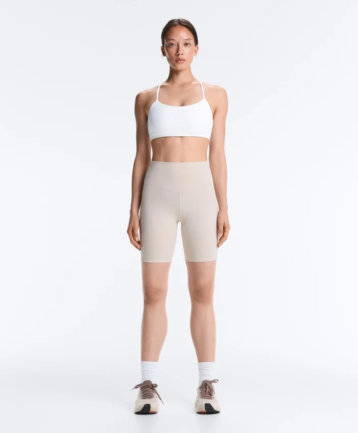 Sportovní podprsenka Comfortlux s lehkou oporou a kříženými ramínky Sportovní podprsenka Comfortlux s lehkou oporou a kříženými ramínky