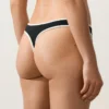 Tanga s kontrastním lemováním a výřezem do U jako u Bikiny kalhotek Tanga s kontrastním lemováním a výřezem do U jako u Bikiny kalhotek