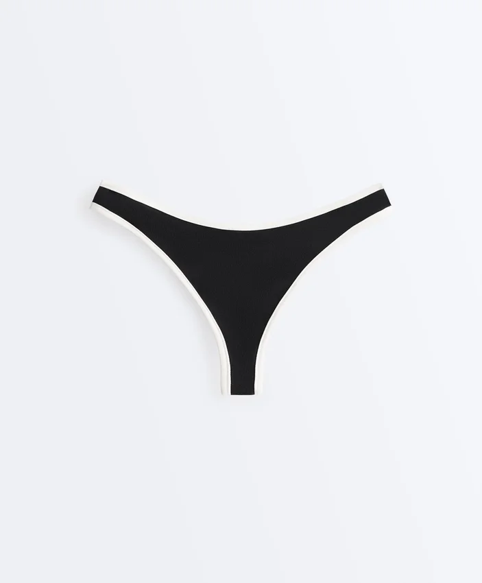 Tanga s kontrastním lemováním a výřezem do U jako u Bikiny kalhotek Tanga s kontrastním lemováním a výřezem do U jako u Bikiny kalhotek