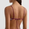 Tříúhelníkový bikini top s texturovanými pruhy Tříúhelníkový bikini top s texturovanými pruhy