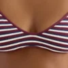 Tříúhelníkový bikini top s texturovanými pruhy Tříúhelníkový bikini top s texturovanými pruhy