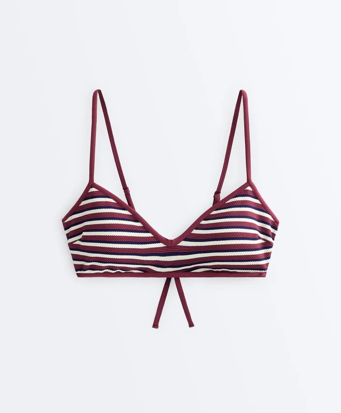 Tříúhelníkový bikini top s texturovanými pruhy Tříúhelníkový bikini top s texturovanými pruhy