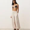 Trojúhelníkový bikini top s kontrastním lemováním