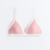 Trojúhelníkový bikini top s kontrastním lemováním