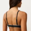 Trojúhelníkový bikini top s lemováním a vázáním Trojúhelníkový bikini top s lemováním a vázáním