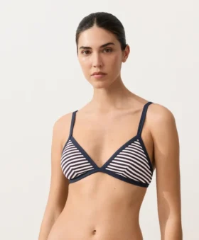Trojúhelníková bikini topa s texturovanými pruhy