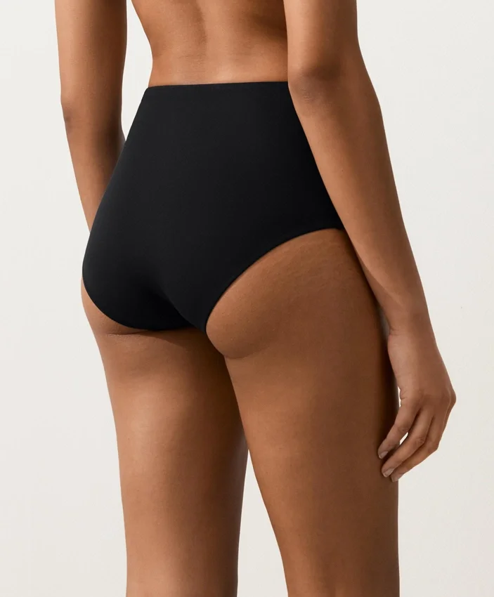 Tvarující bikiny s vysokým pasem ve tvaru kalhotek Tvarující bikiny s vysokým pasem ve tvaru kalhotek
